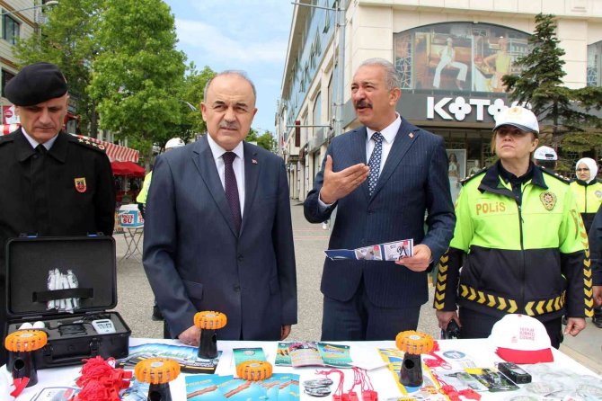Yalova’da “Yayalar İ̇çin 5 Adımda Güvenli Trafik” Etkinliği