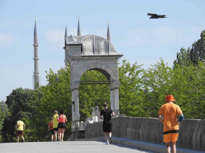 7. Uluslararası Edirne Maratonu, Tarihi Dokuların Gölgesinde Gerçekleştirildi