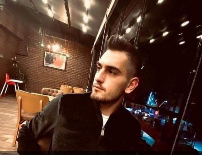 25 Yaşındaki Genç Takla Atan Araçta Can Verdi