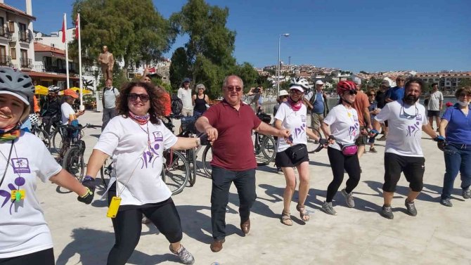 Akdeniz’den Ege’ye Yürüyüp Testilerle Su Taşıdılar