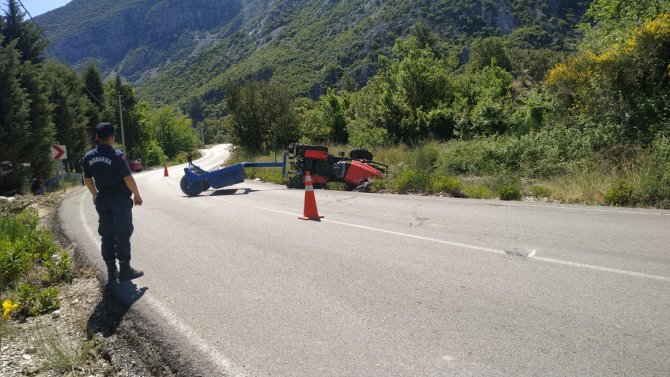 Kumluca’da Devrilen Traktörün Altında Kalan Sürücü Hayatını Kaybetti