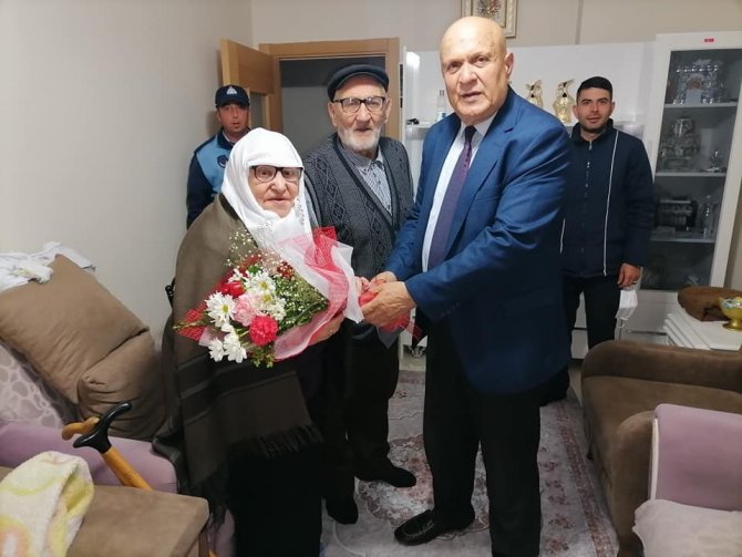 Başkan Pekmezci “Anneler Gününde’ Şehit Annelerini Unutmadı