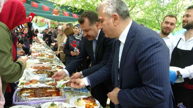 Bigadiç’te Binlerce Vatandaş Festivalde Bir Araya Geldi