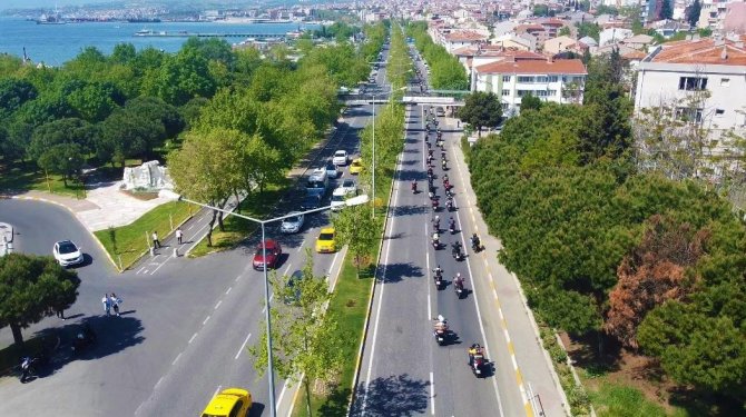 400 Motosikletli Marmara Kıyısında Çevre Temizliği İçin Gaza Bastı