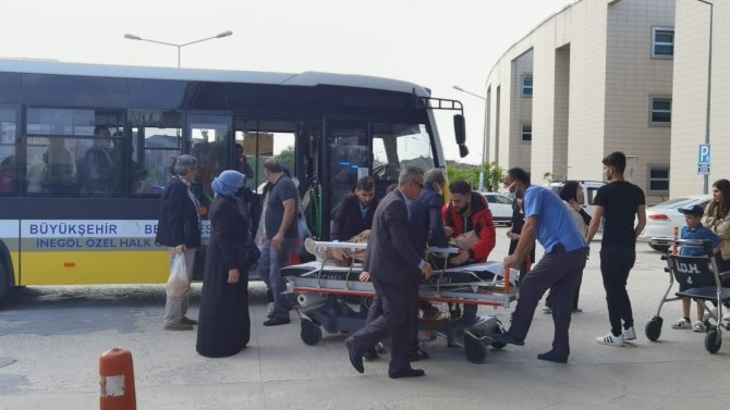 Toplu Taşıma Şoförü Fenalaşan Kadın Yolcuyu Hastaneye Yetiştirdi