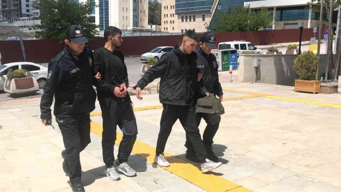 Elazığ’da Mazgal Hırsızı Ve Aranan Şüpheliler Yakalandı