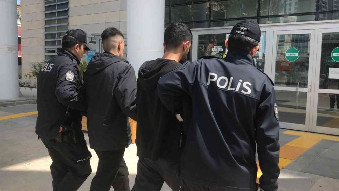 Elazığ’da Mazgal Hırsızı Ve Aranan Şüpheliler Yakalandı