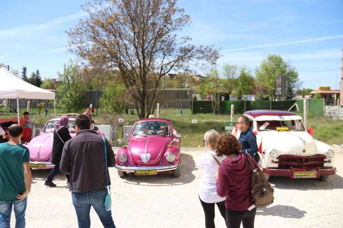Eskişehir Antika Pazarı’na Yoğun İlgi