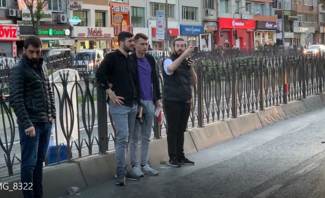 Kaza Yapan Sürücü, Aracı Çekilirken Gözyaşlarını Tutamadı