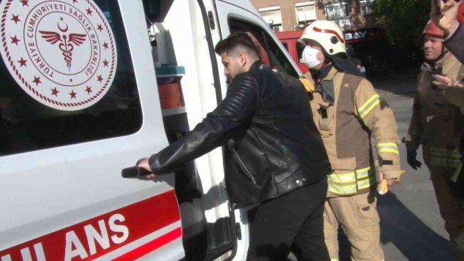 Kadıköy’de Alkollü Sürücü Ortalığı Birbirine Kattı: 1 Yaralı