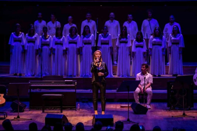 Ege’nin İki Yakası Bu Konserde Buluştu