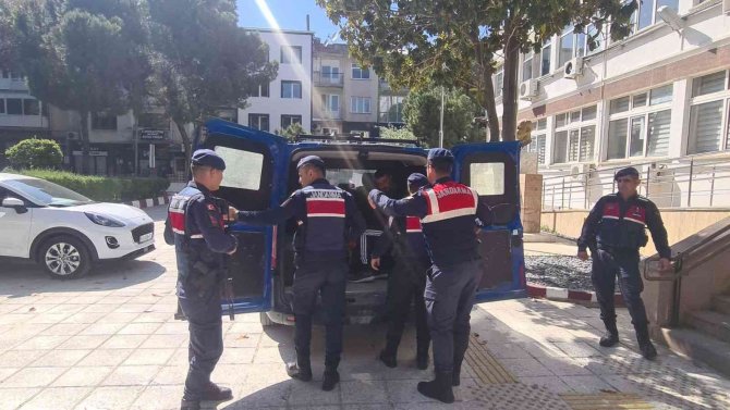 İ̇zmir’deki Çifte Cinayetin Zanlısı Tutuklandı