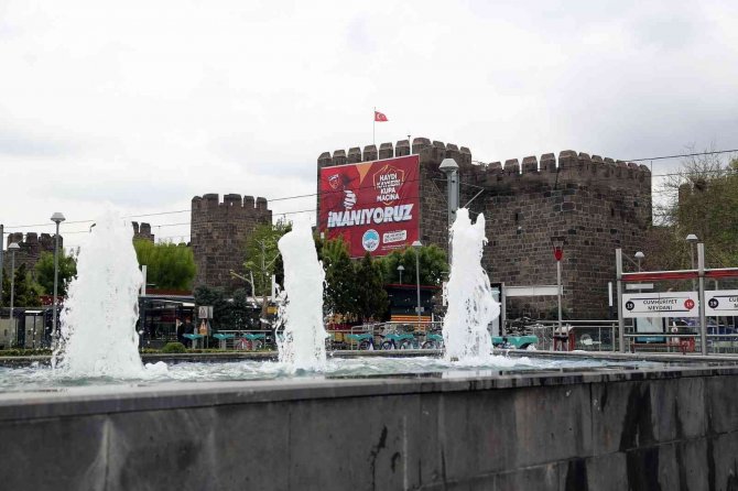 Başkan Büyükkılıç’tan Kayserispor’a Pankartlı Destek