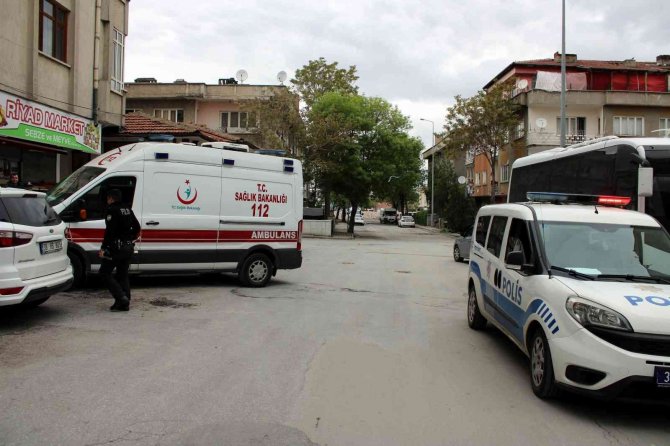 Anneler Günü’nde Bıçaklandı
