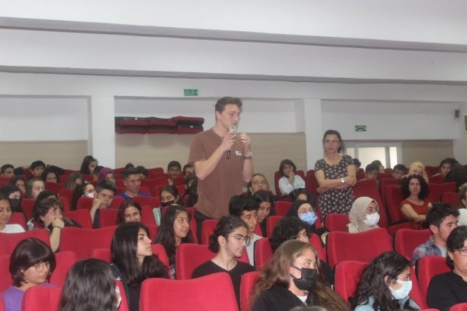 Köyceğiz’de Yazar Semih Gümüş Öğrencilerle Buluştu