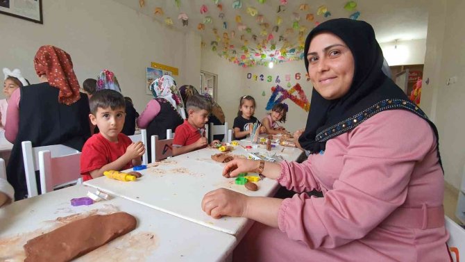 Kursiyer Annelerin ’Anneler Günü’ Mutluluğu
