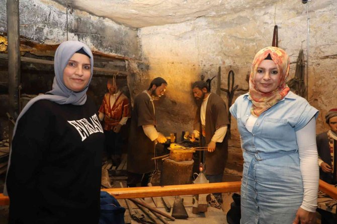 Akdenizli Kadınlara ’Anneler Günü’ Hediyesi; Gaziantep Gezisi