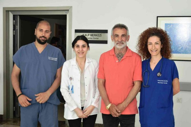 Üç Boyutlu Görüntüleme İle 4 Santimlik Kesiden Kalp Kapağı Ameliyatı