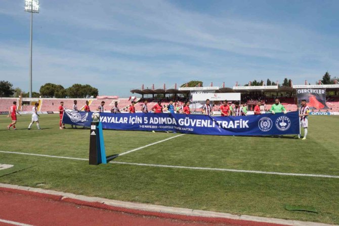 Spor Toto 1. Lig: Balıkesirspor: 1 - Bandırmaspor: 5
