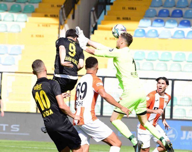 Spor Toto 1. Lig: İ̇stanbulspor: 1 - Adanaspor: 1