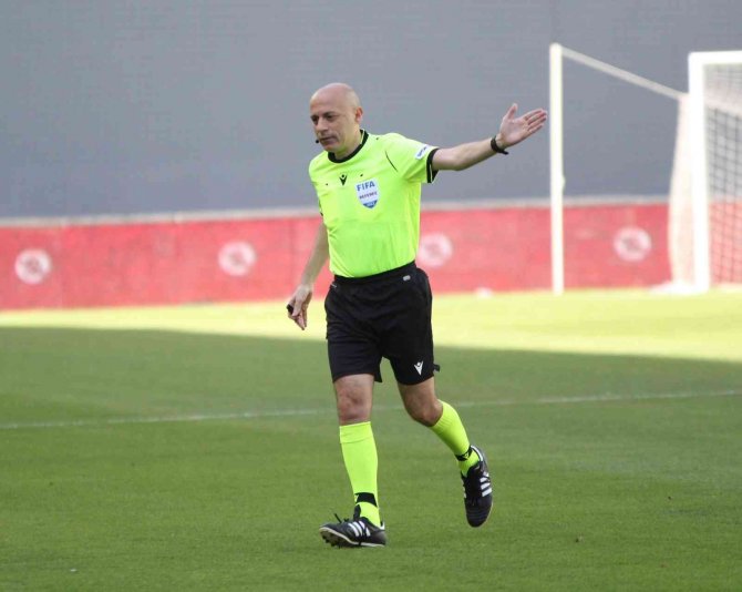 Spor Toto Süper Lig: Altay: 0 - Giresunspor: 1 (İ̇lk Yarı)