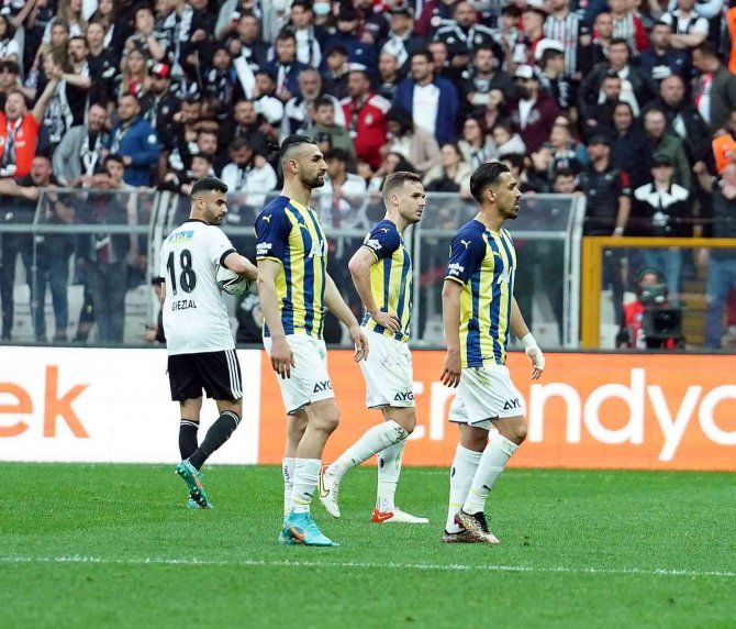 Spor Toto Süper Lig: Beşiktaş: 1 - Fenerbahçe: 1 (İ̇lk Yarı)