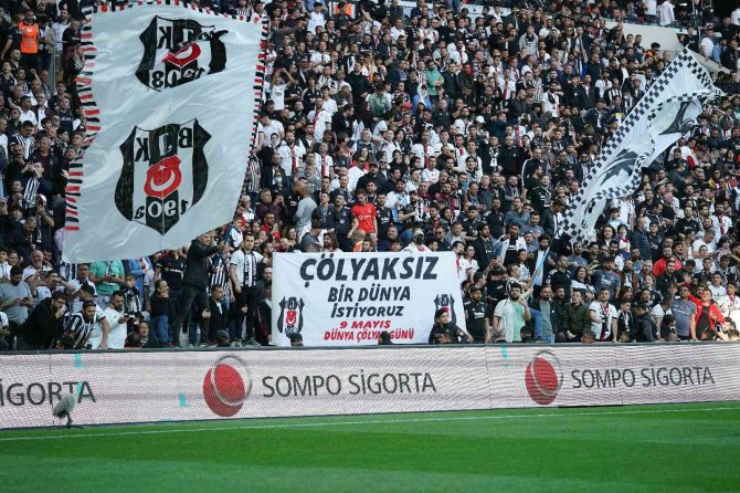 Spor Toto Süper Lig: Beşiktaş: 0 - Fenerbahçe: 1 (Maç Devam Ediyor)