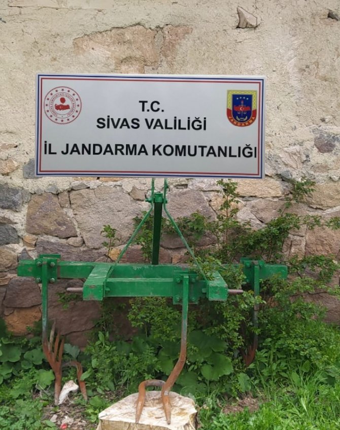 Hırsızlık Zanlıları Jandarmadan Kaçamadı
