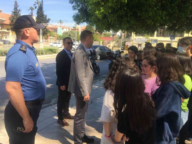 Milas’ta Sürücüler Ve Yolcular Uyarıldı