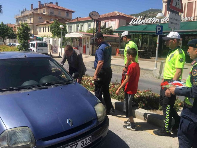 Milas’ta Sürücüler Ve Yolcular Uyarıldı