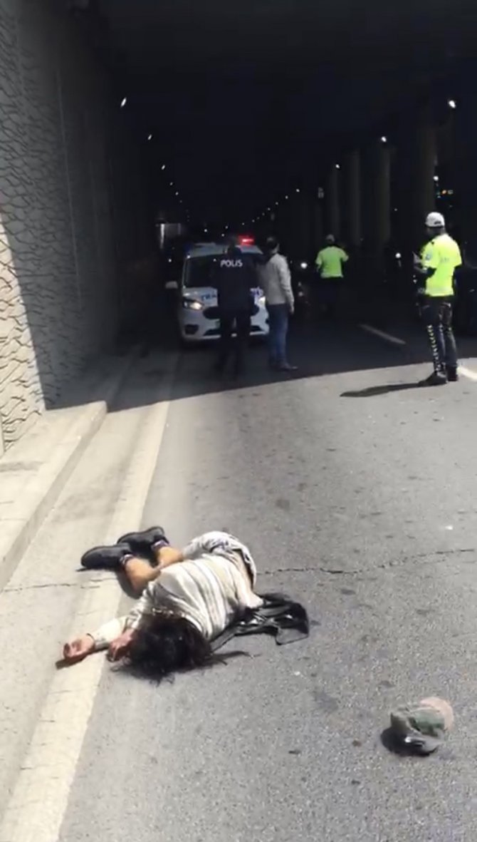 Taksim’de Dehşet Anları: “Abi Ben Öleceğim” Diyerek Aşağıya Atladı