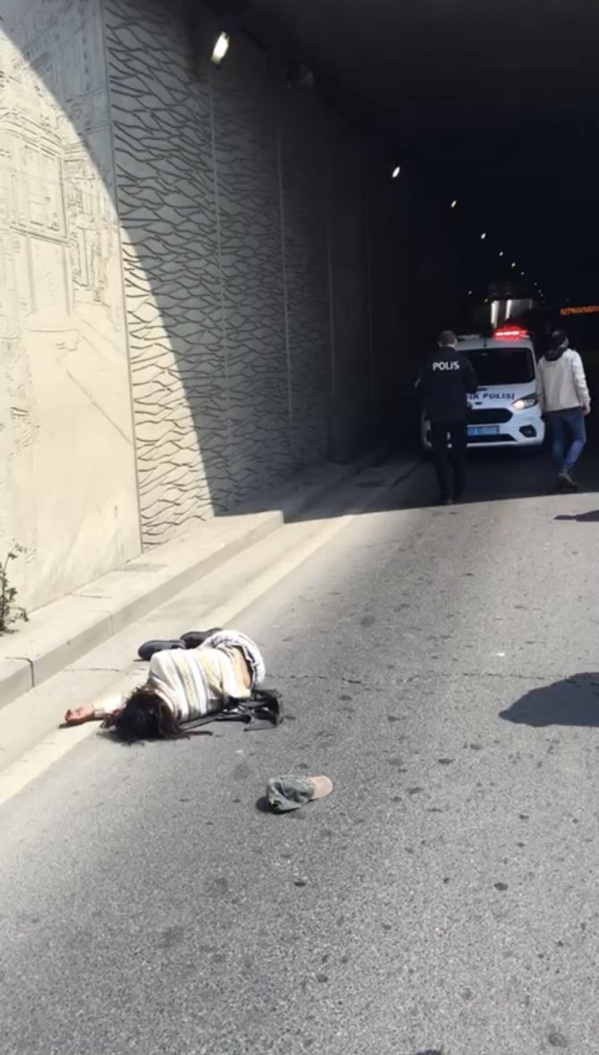 Taksim’de Dehşet Anları: “Abi Ben Öleceğim” Diyerek Aşağıya Atladı