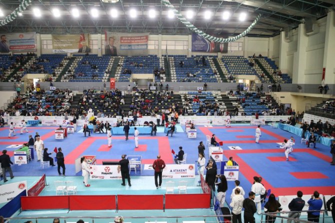 1800 Sporcunun Ter Döktüğü Şampiyona Sakarya’da Devam Ediyor