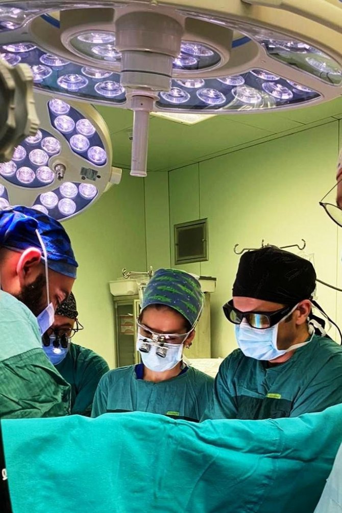 Üç Boyutlu Görüntüleme İle 4 Santimlik Kesiden Kalp Kapağı Ameliyatı