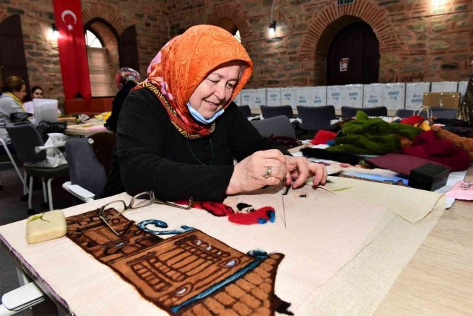 Yıldırımlı Kadınların Elinden Keçe Sanatı