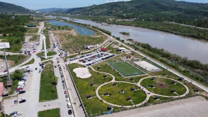 Çaycumalılar Uçurtma Şenliği’nde Buluştu