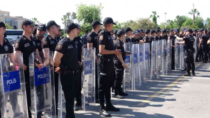 Alpaslan Kuytul, İşadamı Koray Sarısaçlı’nın Kaçırılması, Hürriyetten Tahdit, Gasp, Adam Yaralamaya Azmettirmek Suçlamaları İle Gözaltına Alındı