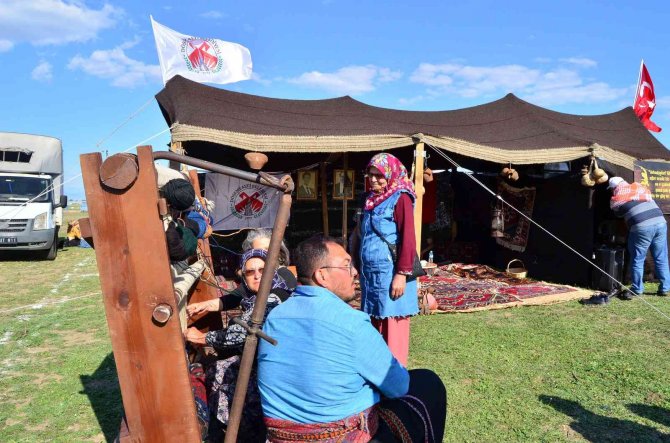 Antalya Yörük Festivalinde Döşemealtı Yörük Çadırına İlgi