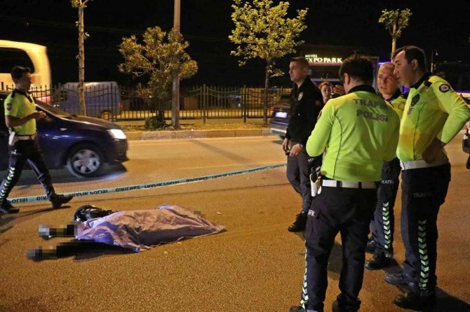 (Tekrar) Otomobil Sürücüsü "Katil Oldum" Diye Gözyaşı Döktü: 1 Ölü, 1 Ağır Yaralı