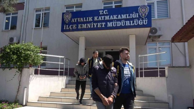 Çaldıkları 32 Oğlağı Bir Otomobile Sığdıran Hırsızlar Ayvalık Polisinden Kaçamadı