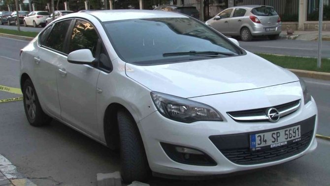 Beylikdüzü’nde Yol Verme Tartışması Kanlı Bitti: 1 Yaralı