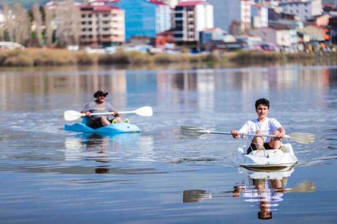 Taşan Kura Nehri’nde Kano Keyfi Havadan Görüntülendi