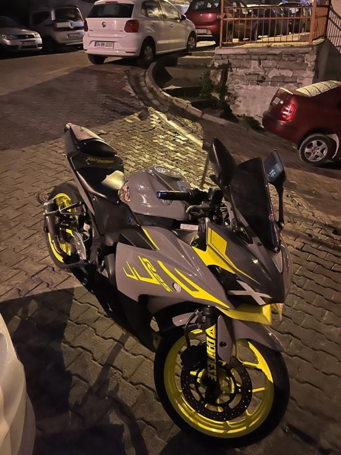 Maltepe’de 100 Bin Tl’lik Motosikleti İttirerek Çaldılar
