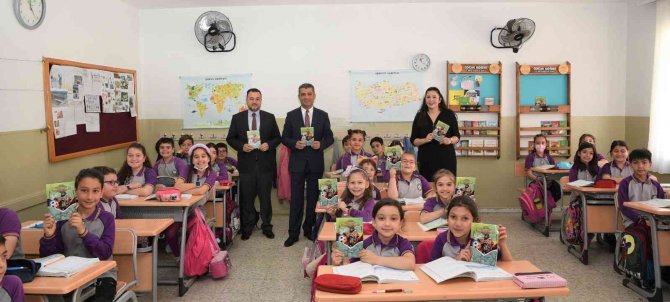 Minik Yazarlar Kendilerine Özgü İlk Eserlerini Yazdı