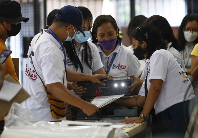 Filipinler’de Halk, Yeni Devlet Başkanını Seçiyor