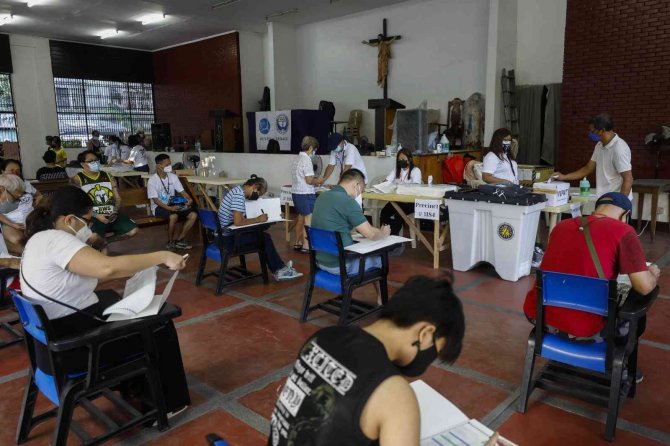 Filipinler’de Halk, Yeni Devlet Başkanını Seçiyor