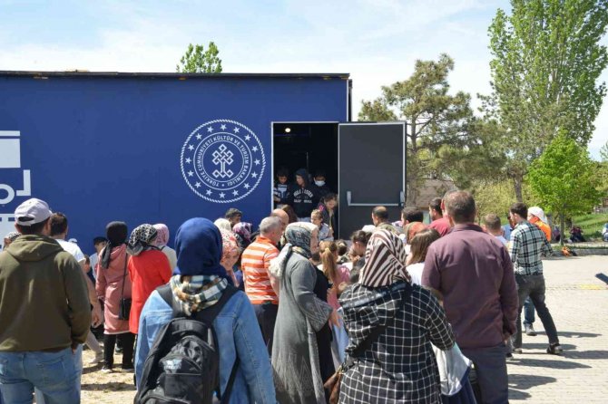 Gediz’de Çocuklar, Gezen Sinema İle Tanıştılar
