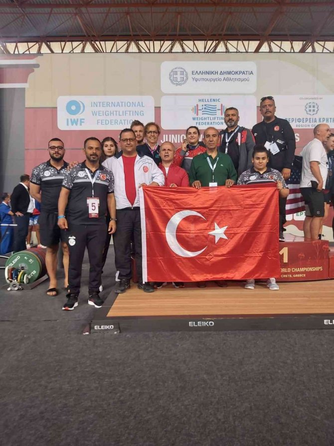 Halterde 1 Gümüş 1 Bronz Madalya
