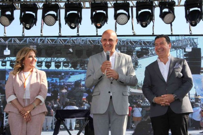 Halikarnassos İ̇ki Yaka Kültür Festivali’nden Renkli Görüntüler