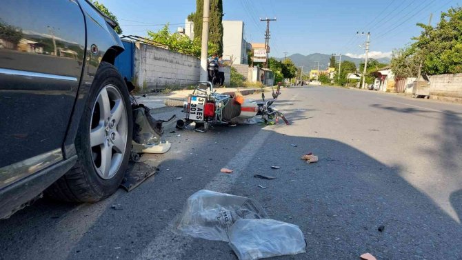 Otomobil İle Motosiklet Çarpıştı: 2 Yaralı